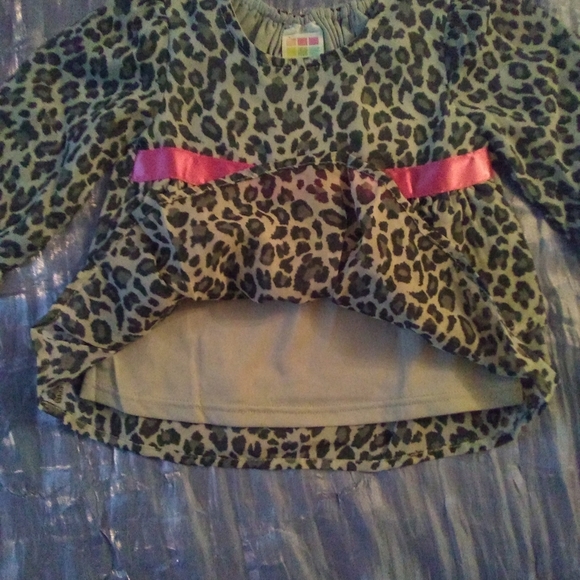 ⭐buy 2 get 1 free⭐ ADORABLE animal print blouse - Picture 5 of 7